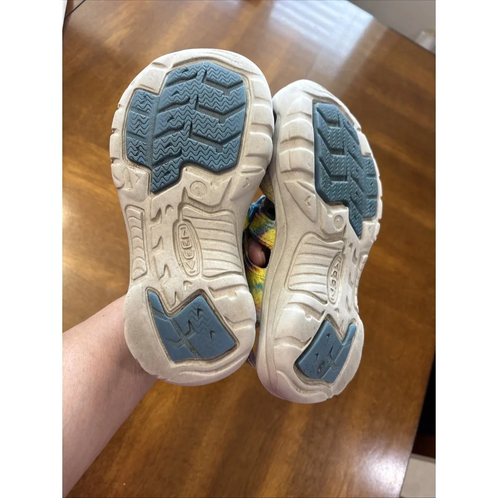 KEEN Newport H2 Big Kids 1 Slip-On Outdoor Water Sandals Tie Dye Rainbow